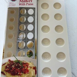 Ravioli Maker with Press - White